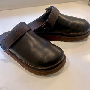 UGG® LEATHER GOLDENSTAR SLINGBACK CLOGS Women Size 8